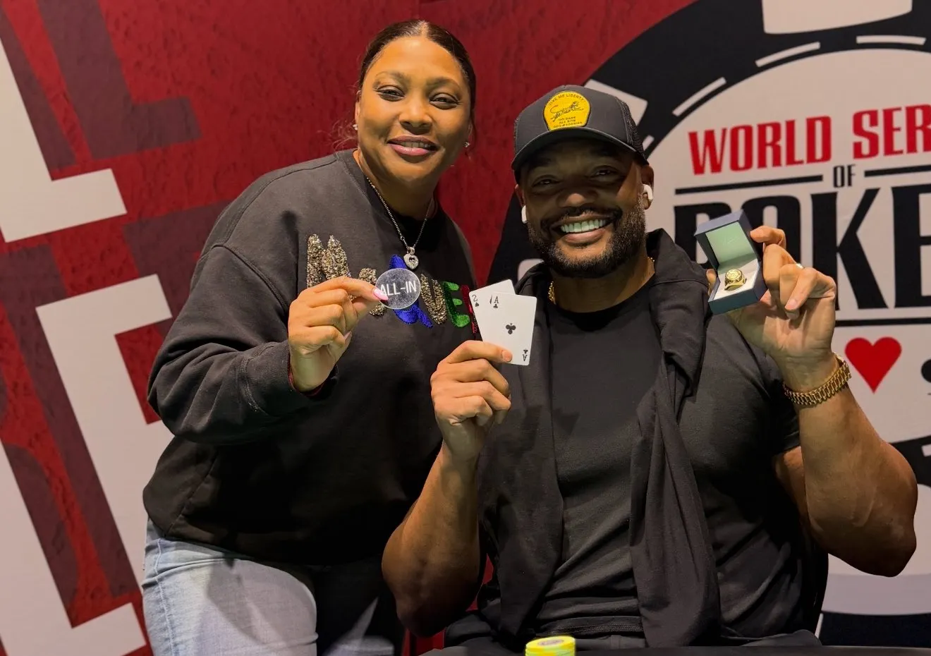 Член Зала славы НФЛ Ричард Сеймур впервые завоевал золотой перстень WSOPC