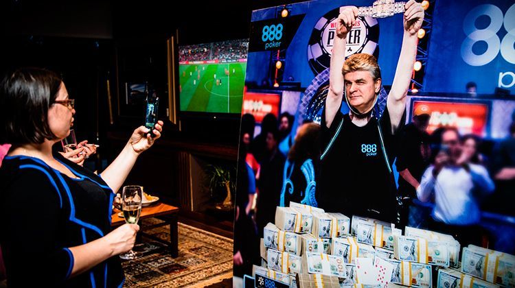 Покерная фиеста от 888Live на Коста-Браве